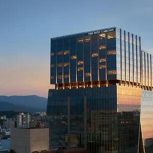 Hotel The Ritz-carlton, Fukuoka (Fukuoka)